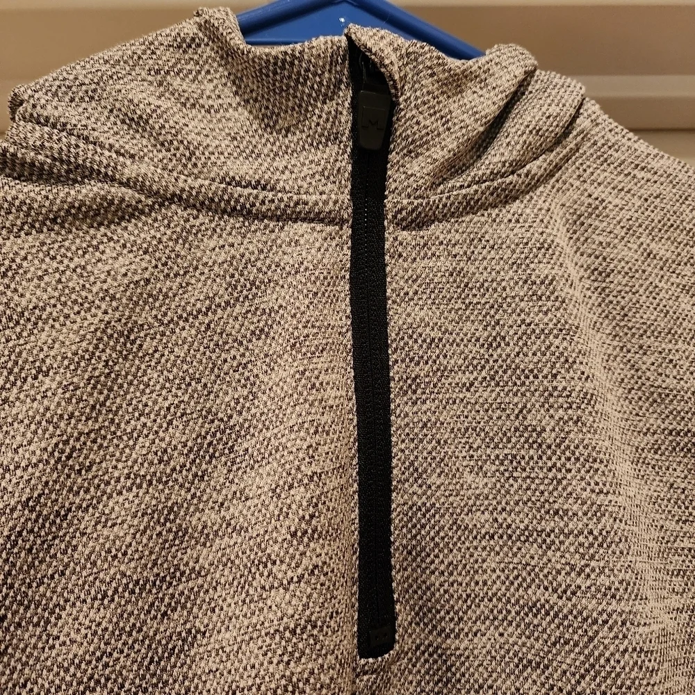 Michael Strahan MSX Boys gray short sleeve hooded shirt Size M 10/12